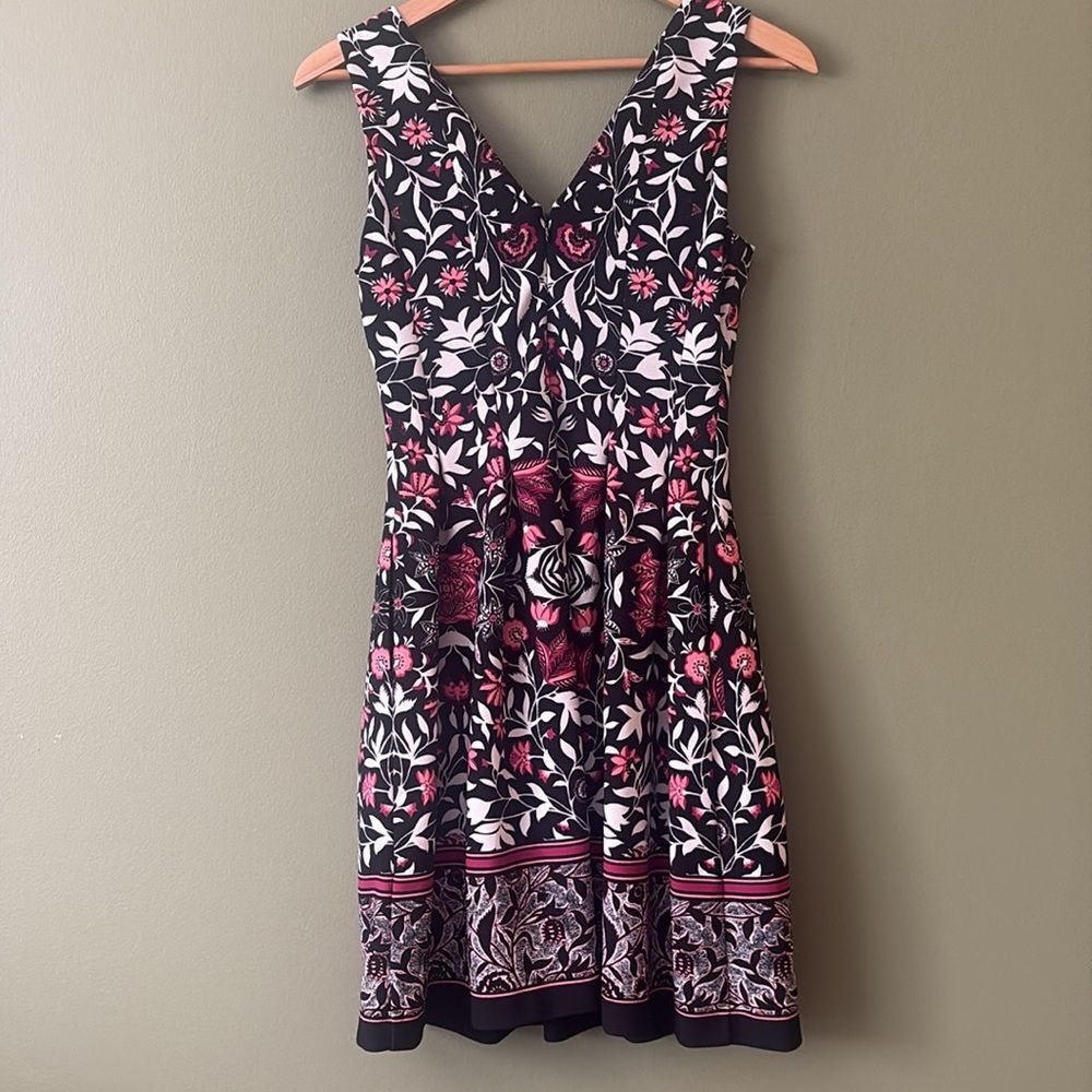 Vince Camuto Black Pink White Floral V Neck Knee Length Dress Sz 4 Wedding - Picture 6 of 8